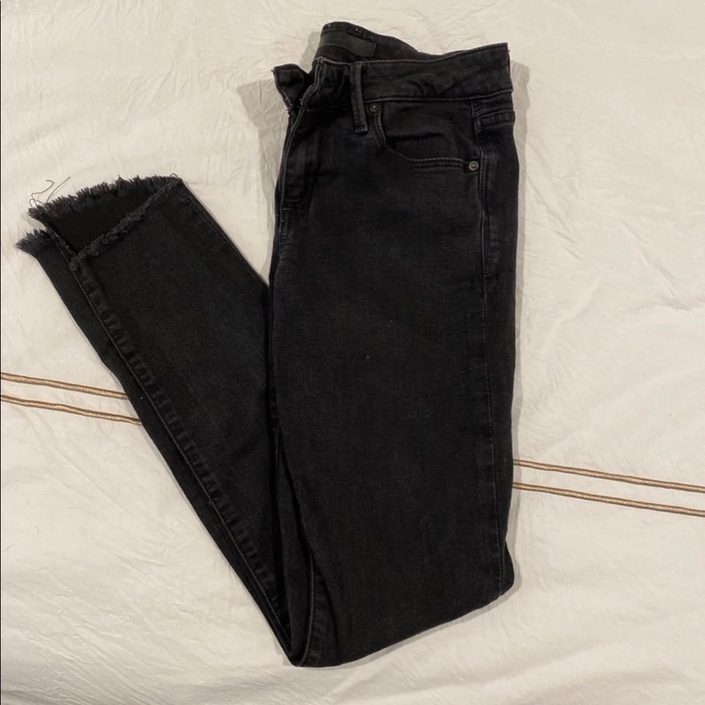 Joe’s Jeans Black Mid Rise Skinny Ankle Frayed Hem
